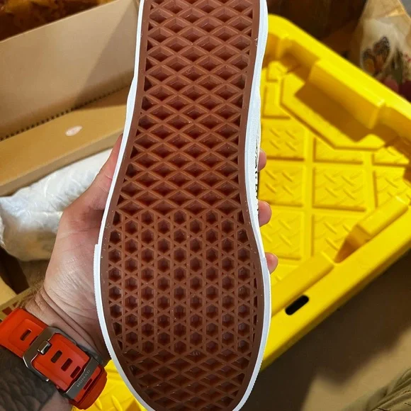 Vans Black and White Classic Slip-On Box - Picture 6 of 6